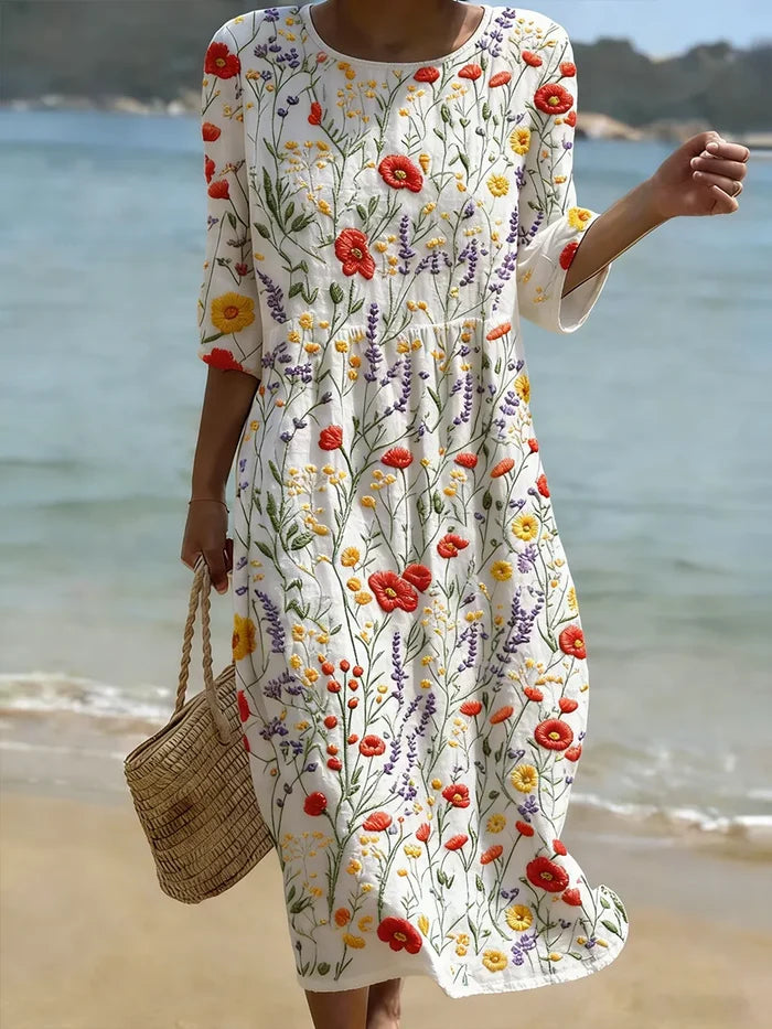 Casual women's dress with floral print.
