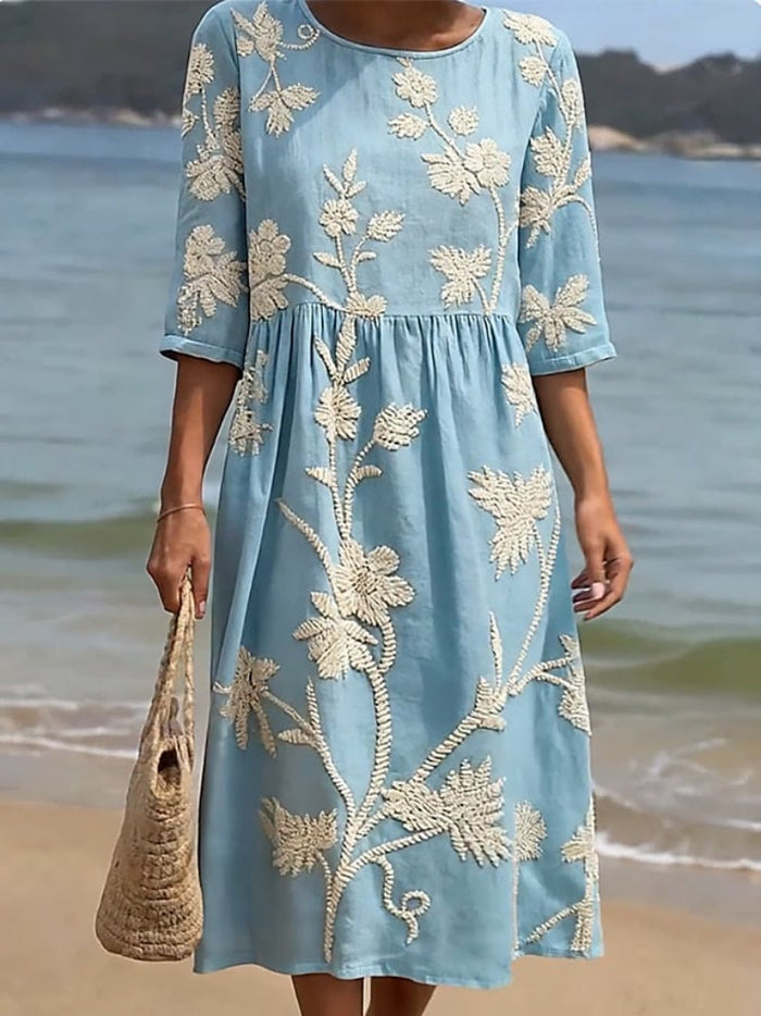 Casual women's dress with floral print.