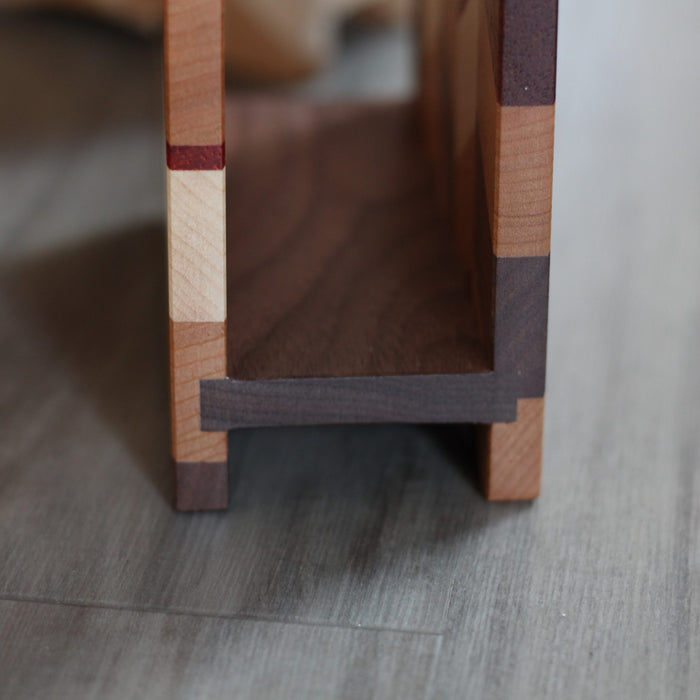 Checkered Napkin Holder image 3