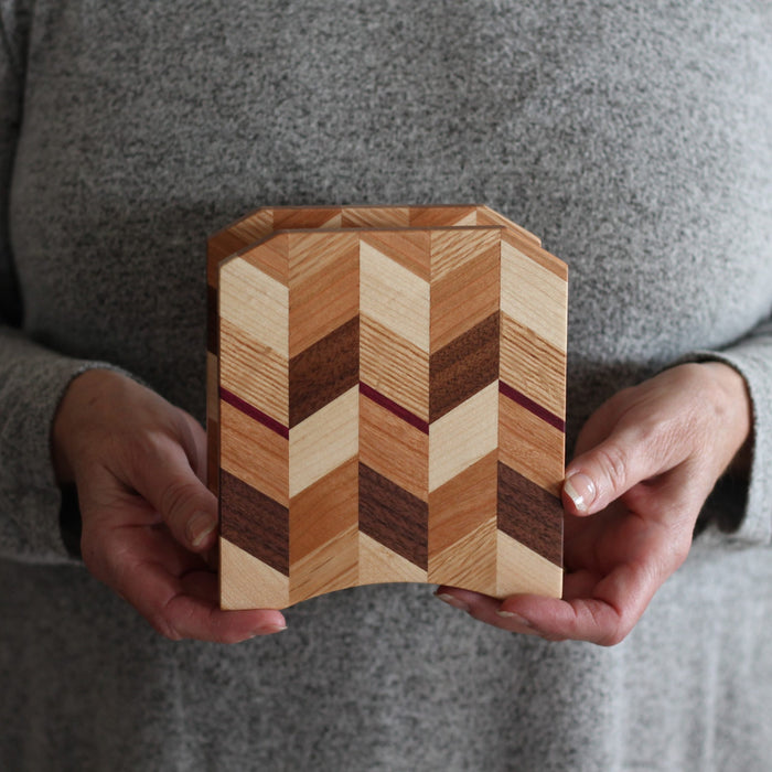 Checkered Napkin Holder image 5