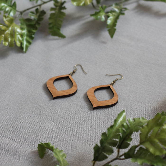Linda Earrings image 5