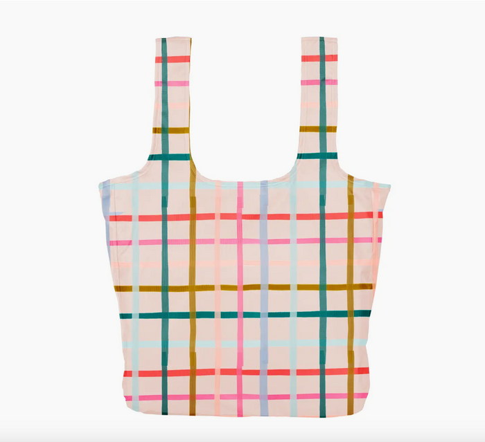 Lightweight twist-and-shout tote bag that folds into a pouch, ideal for the beach, shopping, or carrying lunch. Durable, rip-proof material with roomy interior.